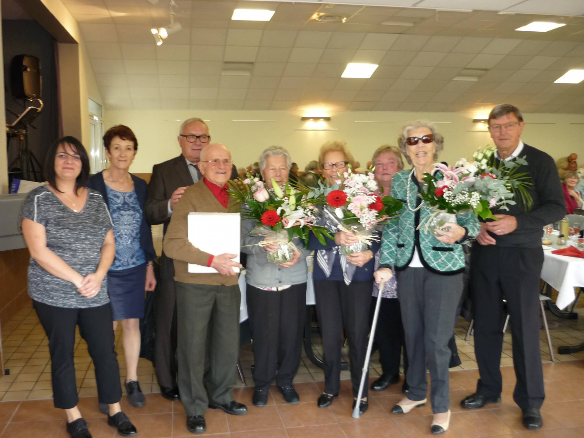 Honneur aux ainés; de gauche à droite: Mr Roger HERVE, Mme Marie ROUILLE, Mme Angèle LEBRUN, Mme Huguette SEGUIN.