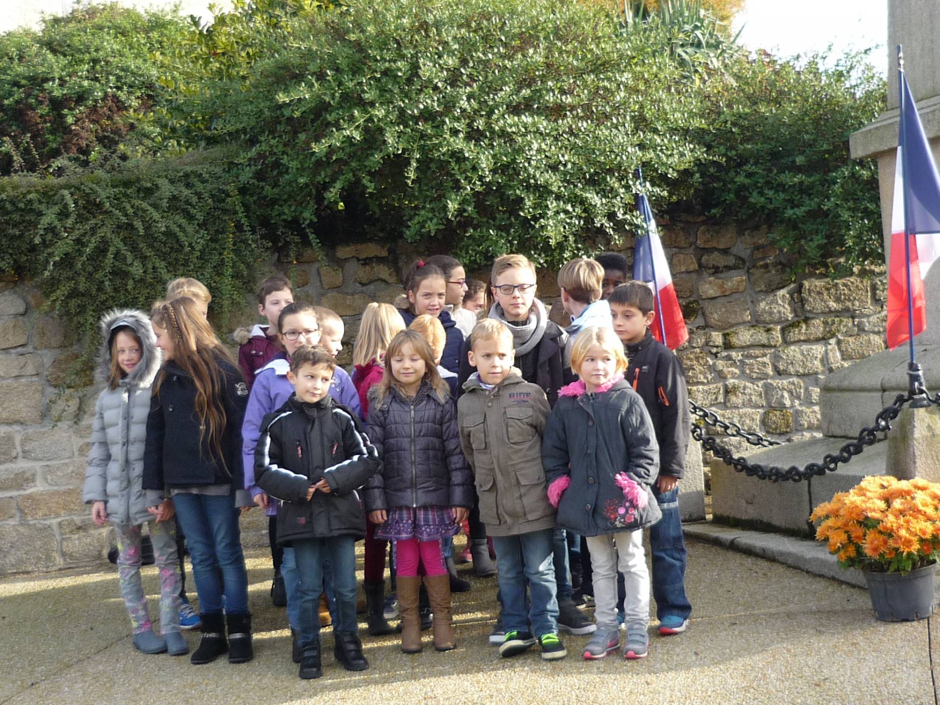 Les enfants de l'école et de la commune